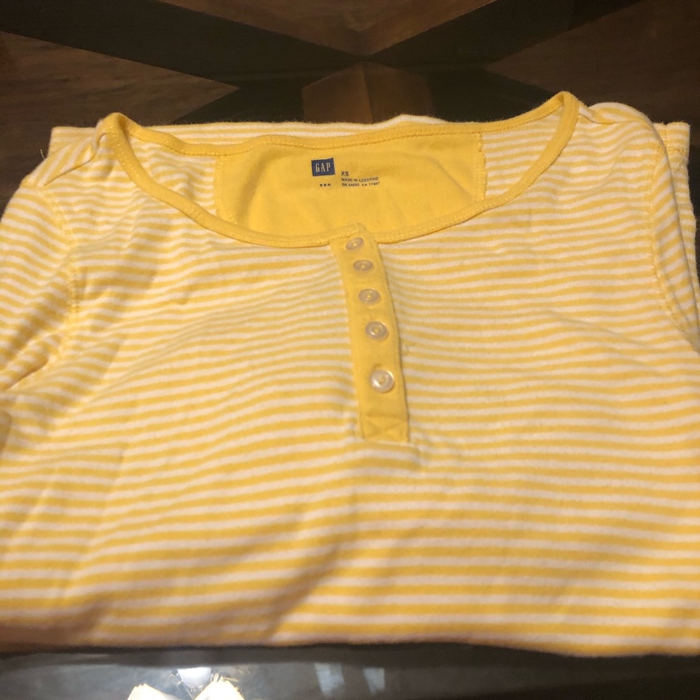 Great condition 3/4 sleeve button Henley